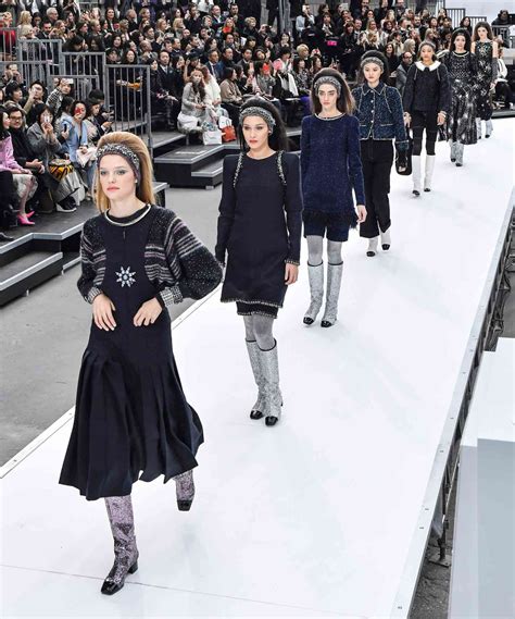 chanel fashion week op de catwalk|chanel fashion show.